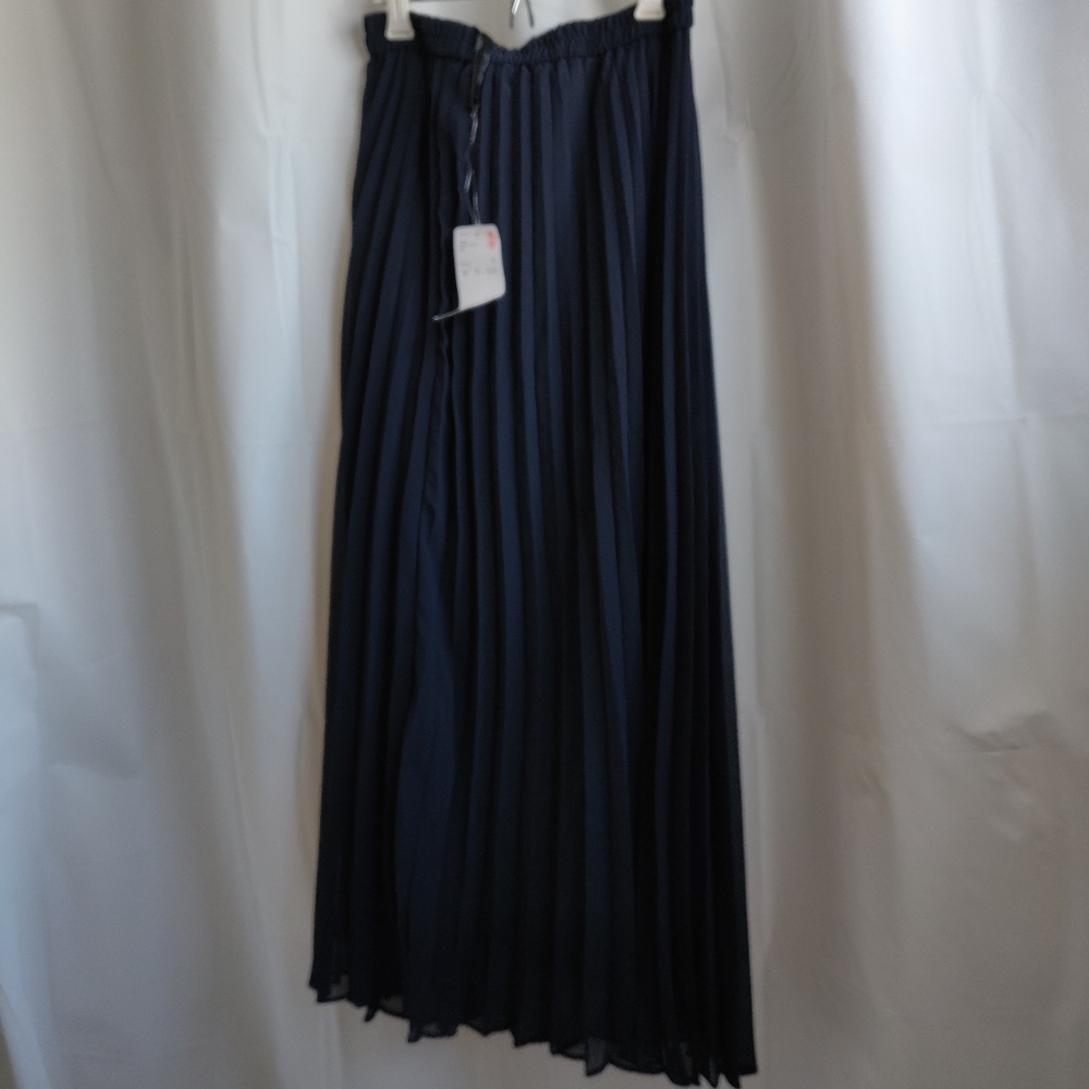 NWT Uniqlo skirt maxi